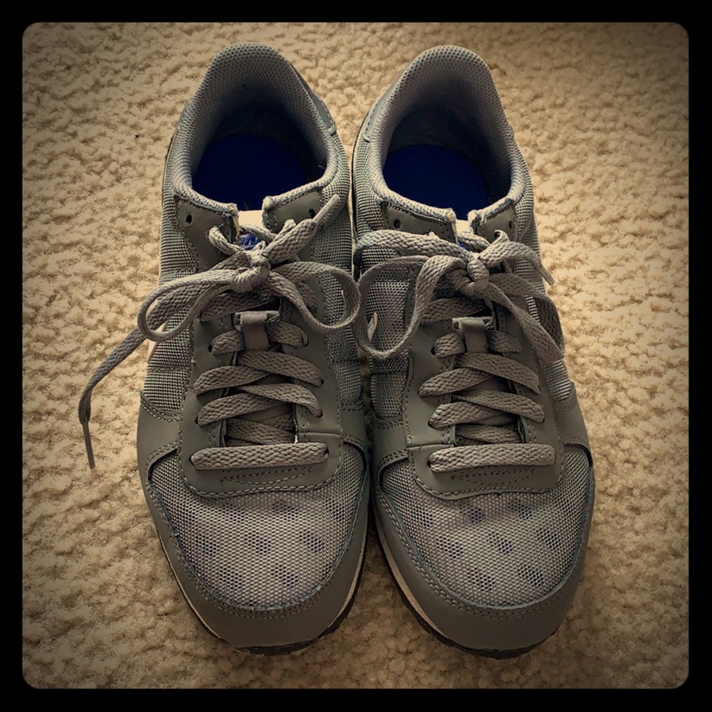 NIKE Casual Sneakers